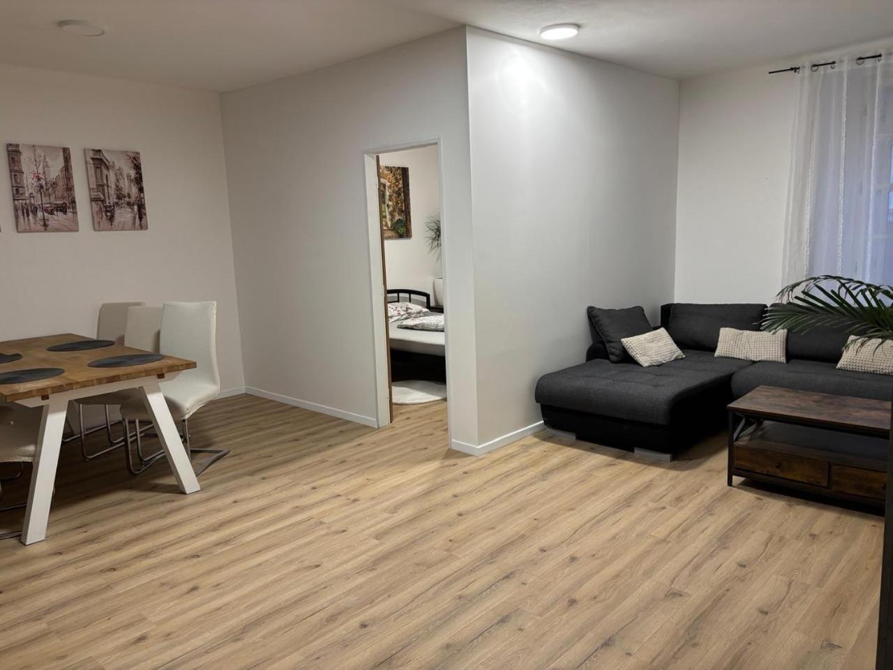 Apartment Am Schlosspark 2 Cheb Bagian luar foto