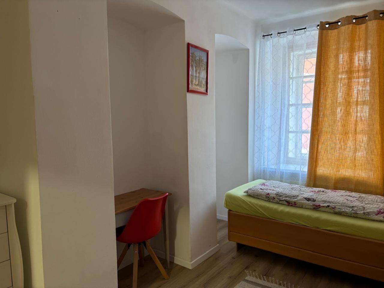Apartment Am Schlosspark 2 Cheb Bagian luar foto
